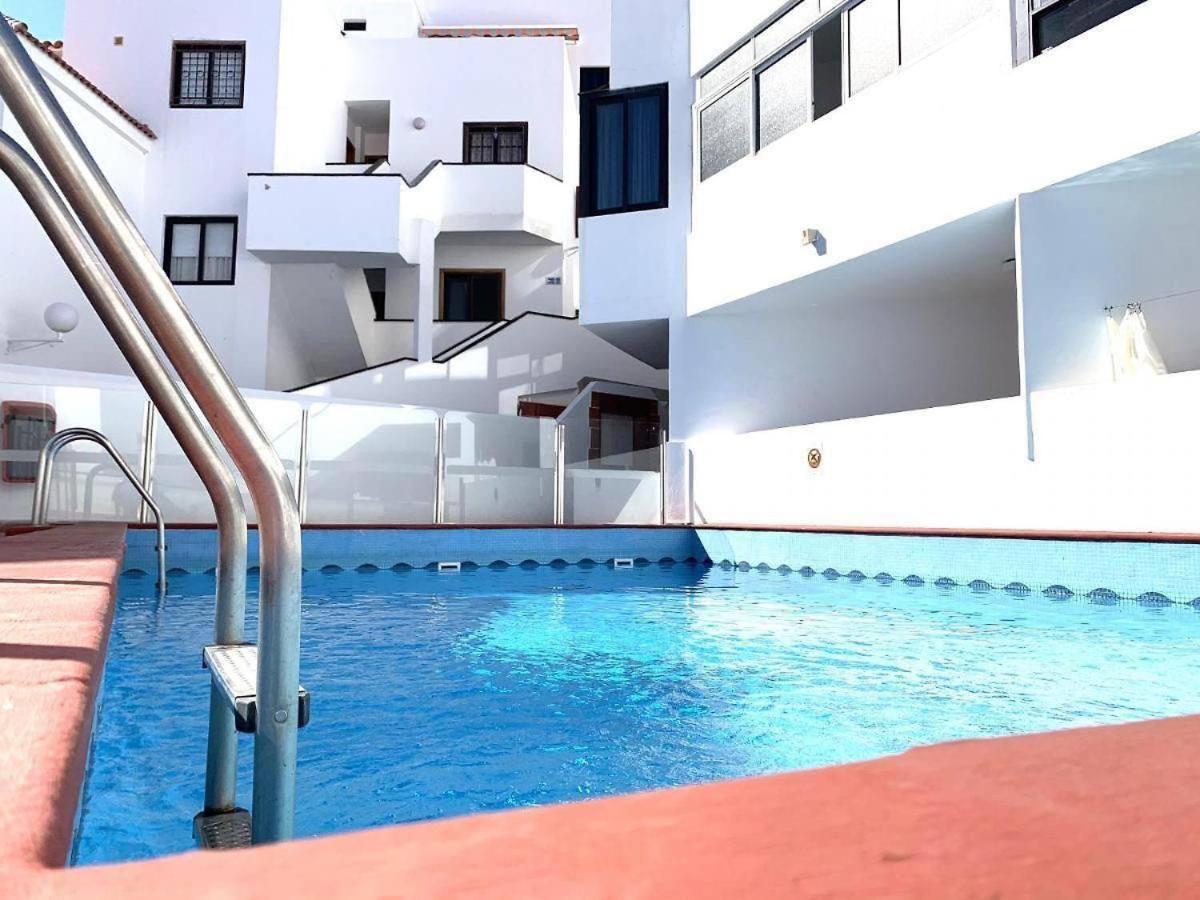 Apartment Near The Ocean 아로나 외부 사진