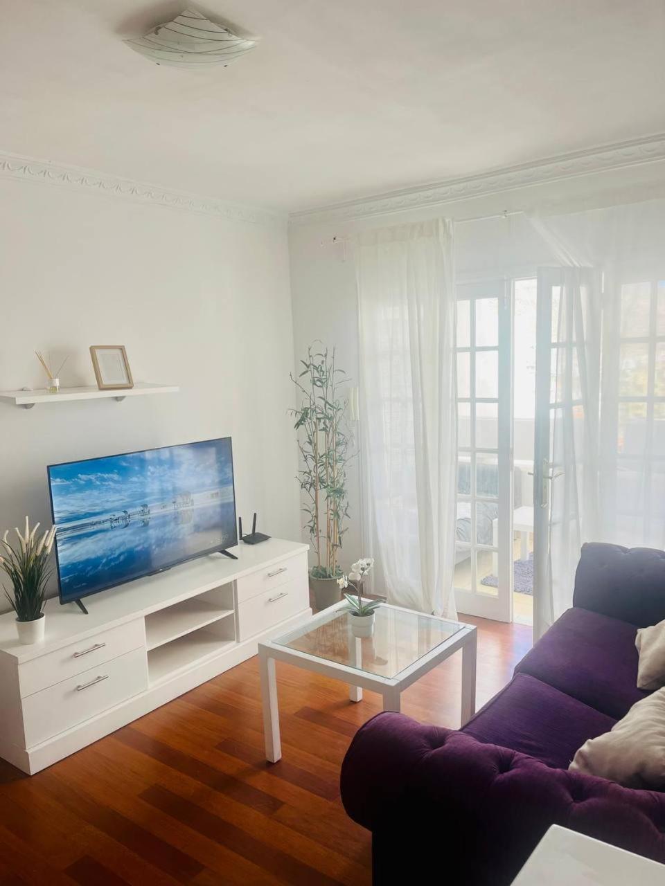 Apartment Near The Ocean 아로나 외부 사진